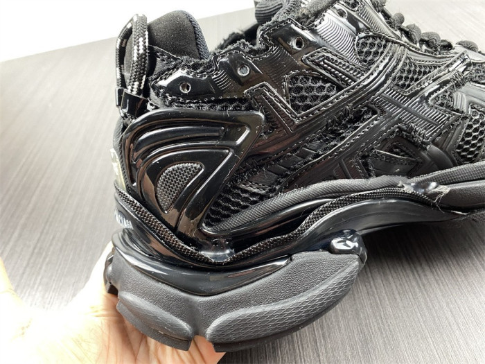 balcia track runner black Ba*len*cia*ga