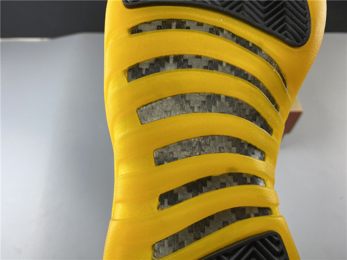 air jordan 12 retro black university gold 130690-070