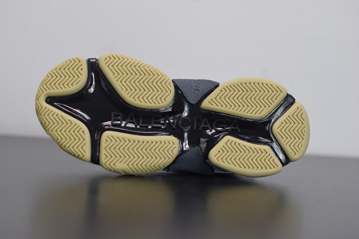 balcia triple s 541624 w06e2 7352