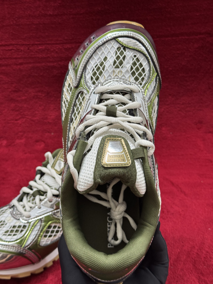 Bottega Veneta Orbit Mud White bv25482