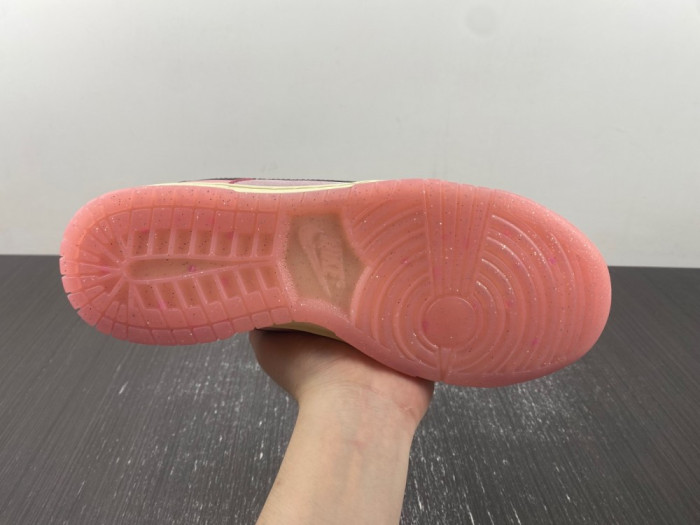 nike dunk low “barbie” fn8927-621