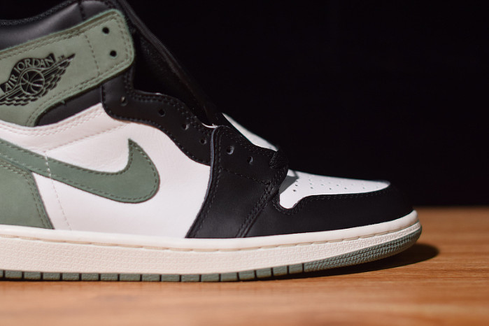 air jordan 1 retro high og “clay green” 555088-135