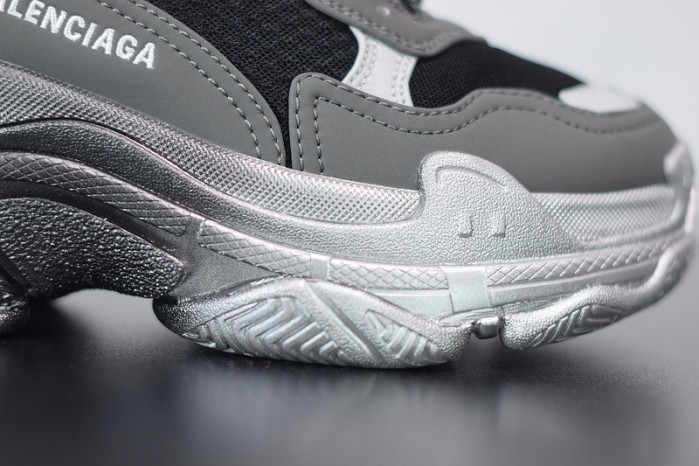 balcia triple s 483546 w06f1 0841