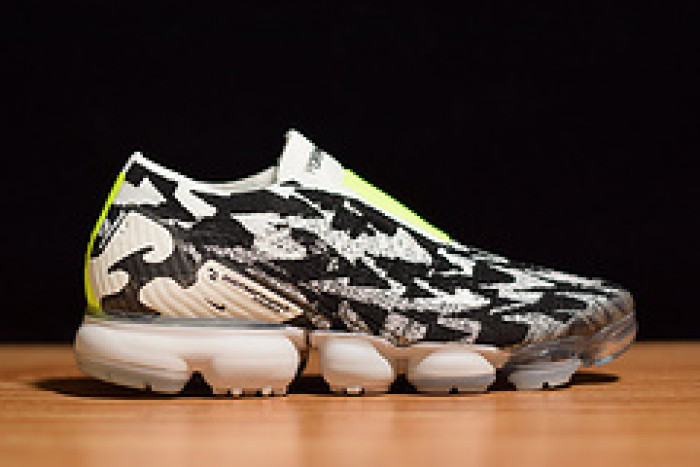 nike air vapormax moc 2 acronym light bone aq0996-001
