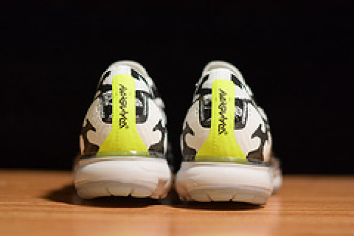 nike air vapormax moc 2 acronym light bone aq0996-001