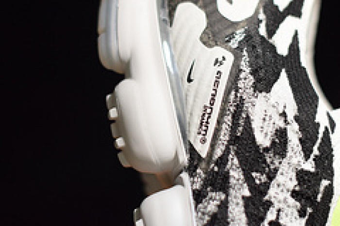 nike air vapormax moc 2 acronym light bone aq0996-001