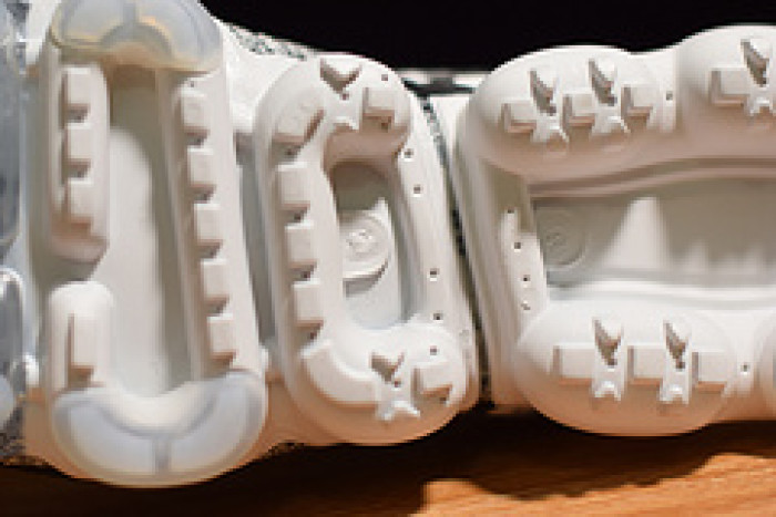 nike air vapormax moc 2 acronym light bone aq0996-001