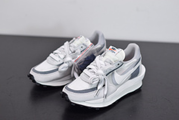 nike ld waffle sacai summit white bv0073-100