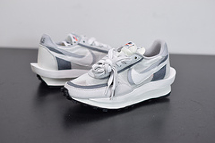 nike ld waffle sacai summit white bv0073-100
