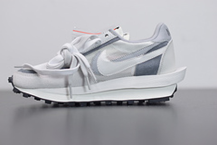 nike ld waffle sacai summit white bv0073-100
