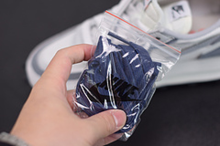 nike ld waffle sacai summit white bv0073-100