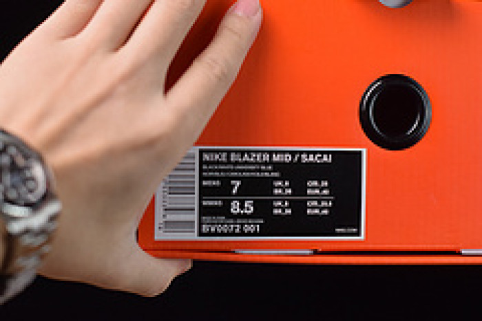 nike blazer mid sacai white black legend blue bv0072-001