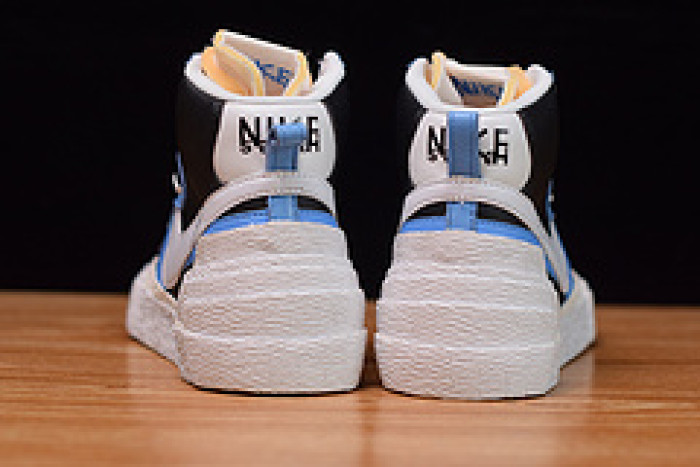 nike blazer mid sacai white black legend blue bv0072-001