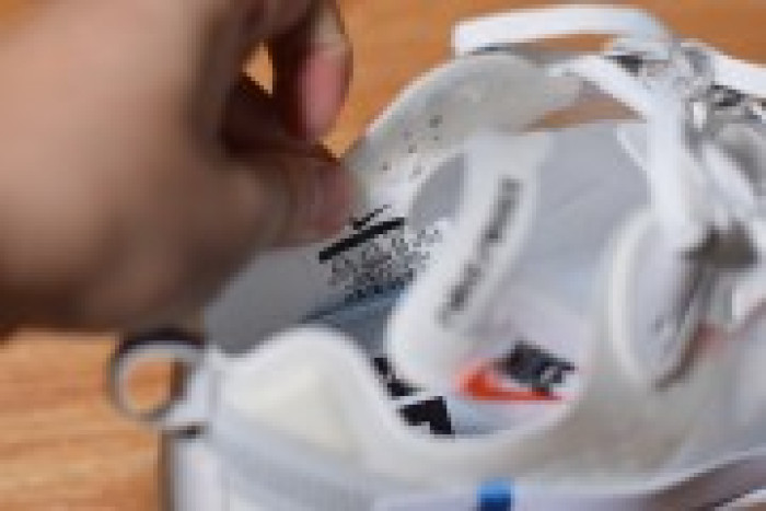 nike epic react flyknit white racer blue aq0068-100