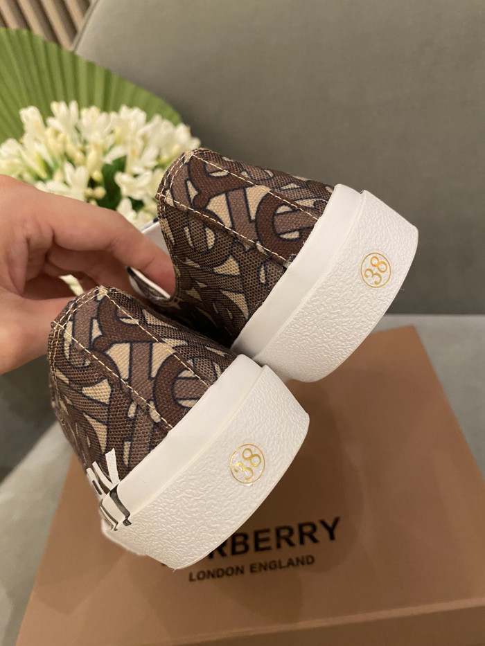 bubry sneakers