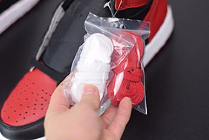 air jordan 1 retro high og banned 555088-001