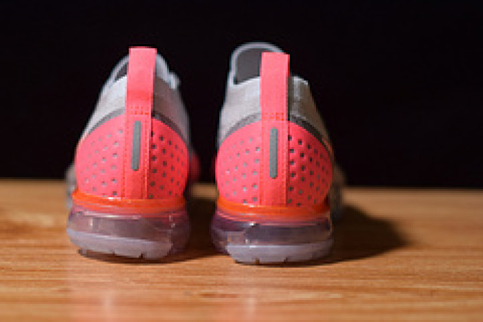 nike air vapormax 2 atmosphere grey crimson pulse 942843-005