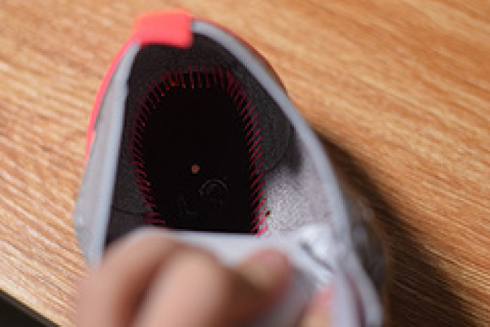 nike air vapormax 2 atmosphere grey crimson pulse 942843-005