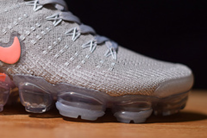 nike air vapormax 2 atmosphere grey crimson pulse 942843-005