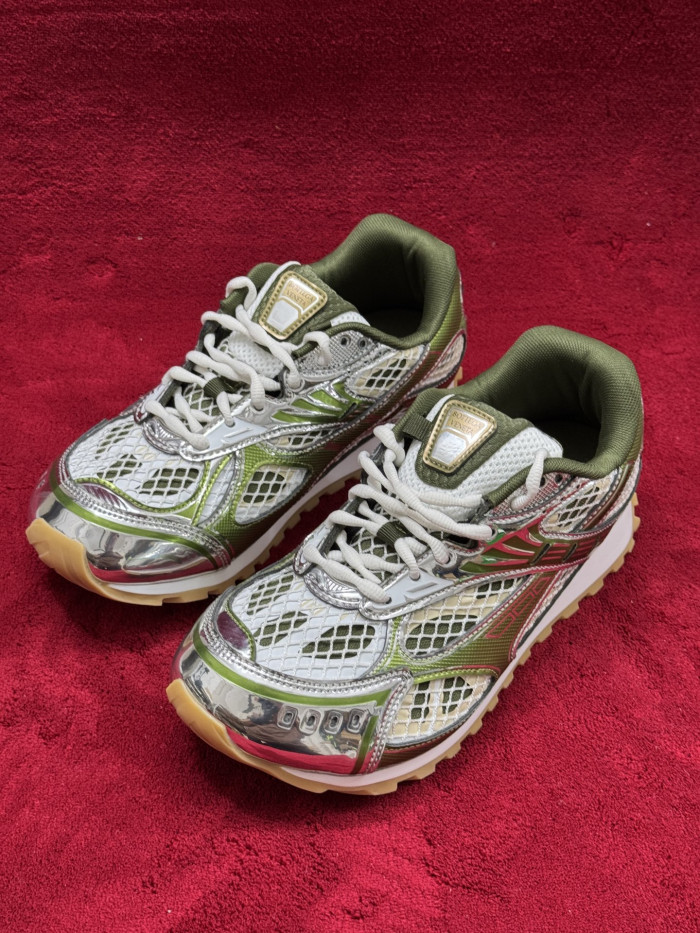 Bottega Veneta Orbit Mud White bv25482