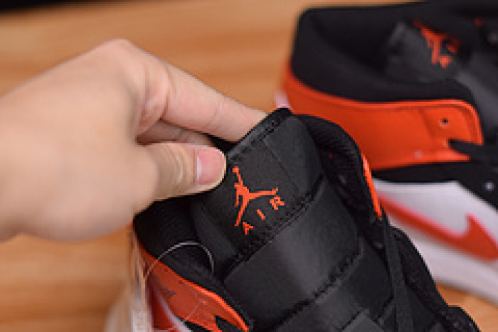 air jordan 1 mid shattered backboard 554724-058