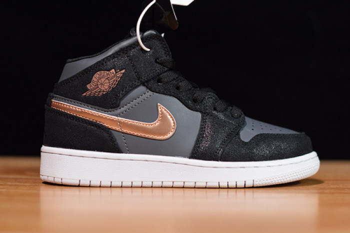 air jordan 1 retro high gs black metallic red bronze 705300-006