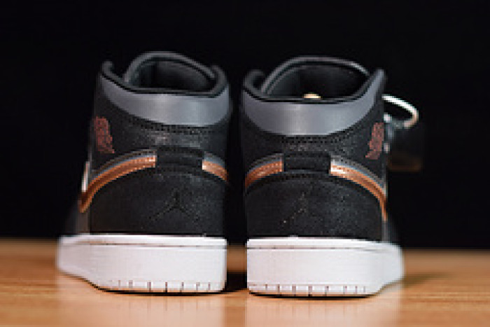 air jordan 1 retro high gs black metallic red bronze 705300-006