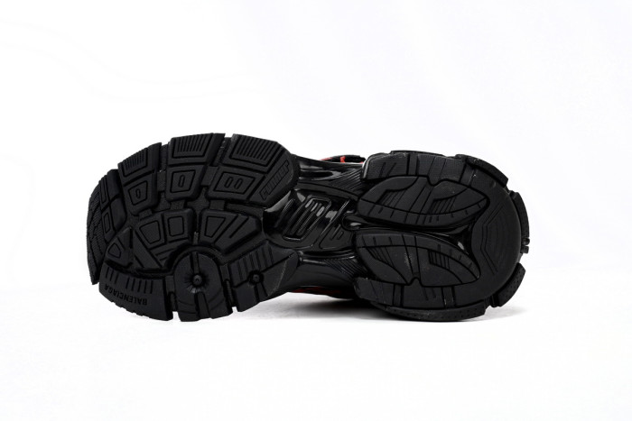 balcia runner black and red characters Ba*len*cia*ga