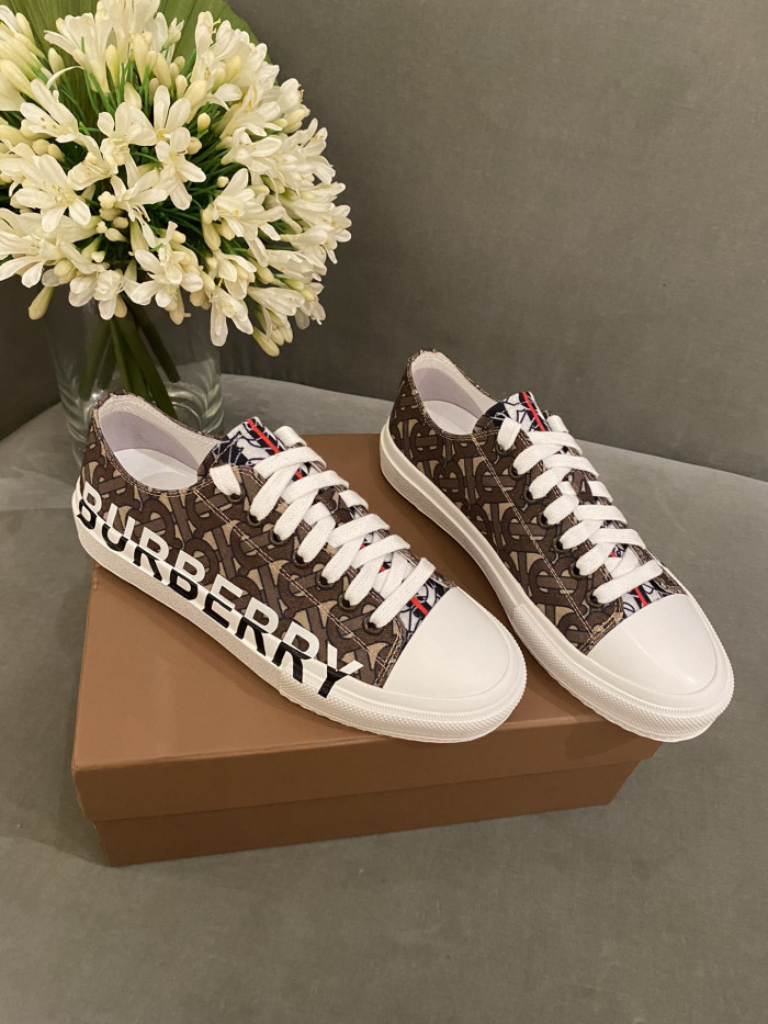 bubry sneakers
