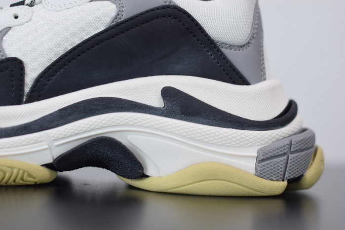 balcia triple s 536737 w09om 9072