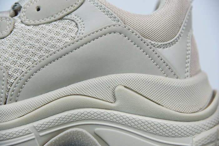 balcia triple s 536737 w2fw1 9700