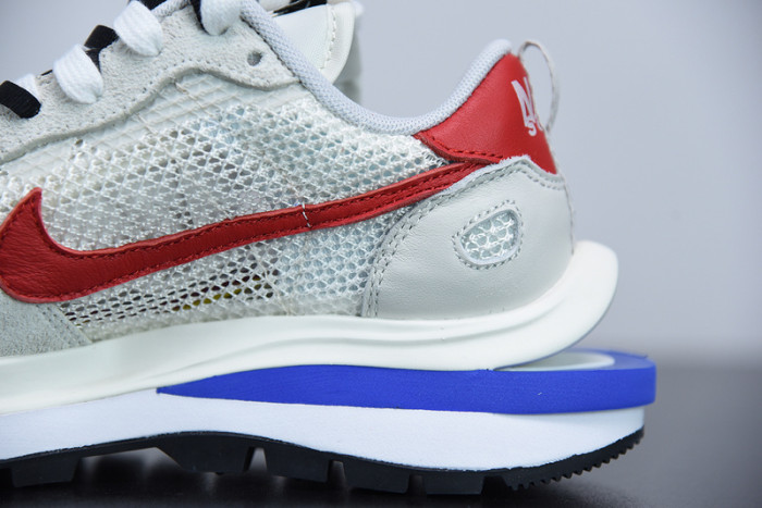 sacai x nike vaporwaffle cv1363-100