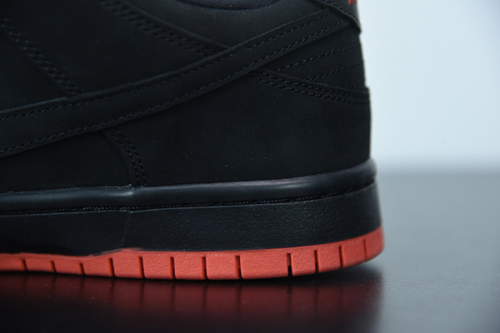 nike sb dunk low black pigeon 883232-008