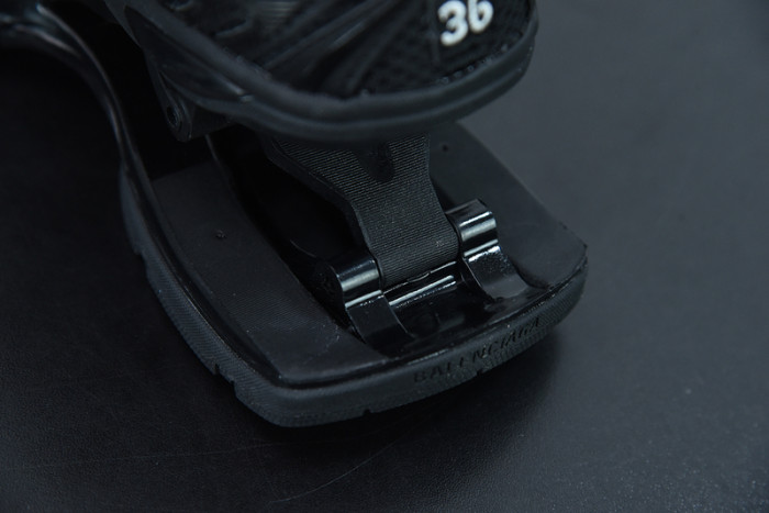 balcia x-pander sneaker