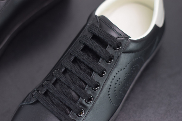 gci low top sneaker black g010