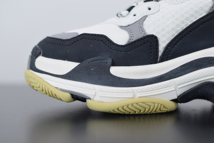 balcia triple s 536737 w09om 9072