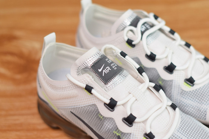 nike air vapormax 2019 premium white platinum tint lime blast at6810-100