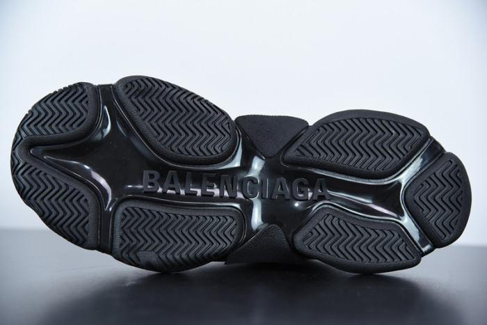 balcia triple s black logo 536737 w2fa1 1090