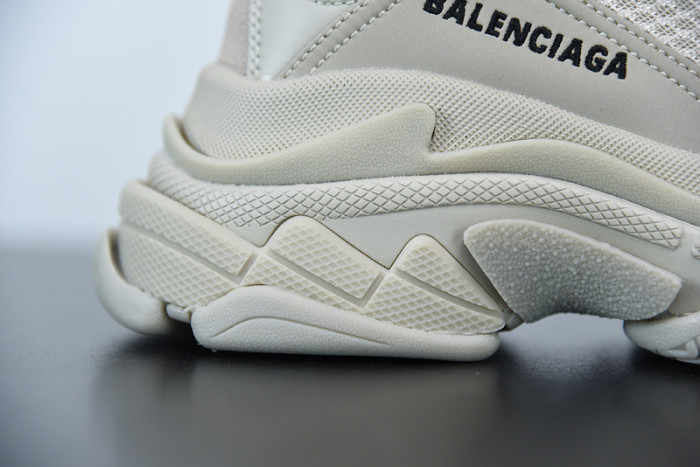 balcia triple s 536737 w2fw1 9700