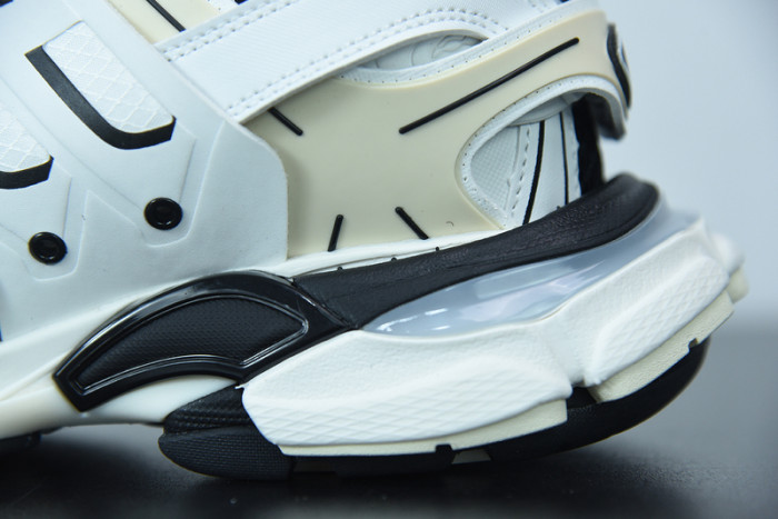 balcia track sneaker