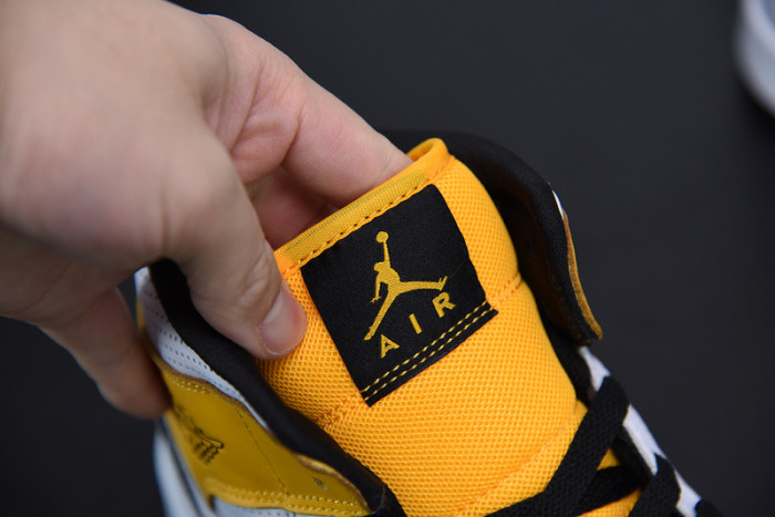 air jordan 1 mid “university gold” bq6472-107