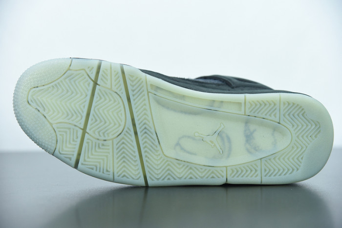 kaws x air jordan 4 black aj4 930155-001