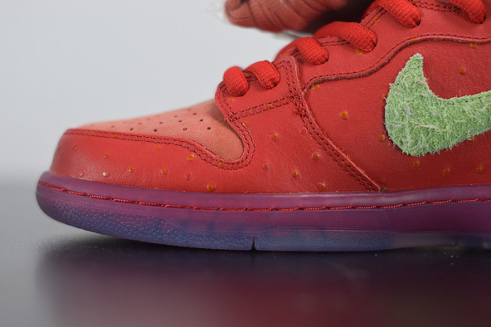 nike sb dunk high“strawberry cough” cw7093-600