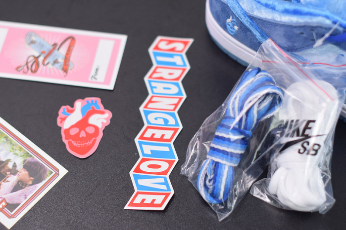 nike sb dunk low stragelove blue ct2552-400