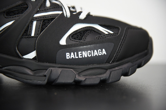 balcia track led Ba*len*cia*ga
