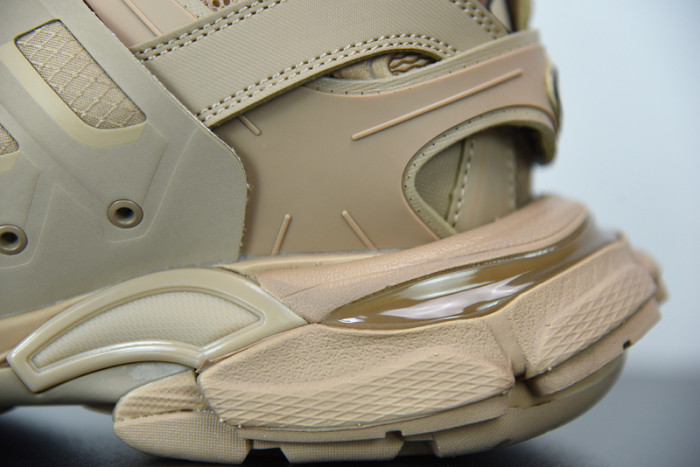 balcia track sneaker