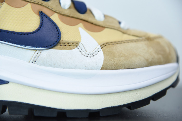 nike vaporwaffle sacai tan navy dd1875-200