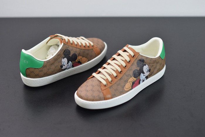 gci low top sneaker g022