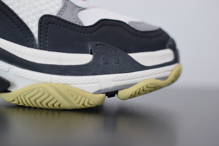 balcia triple s 536737 w09om 9072