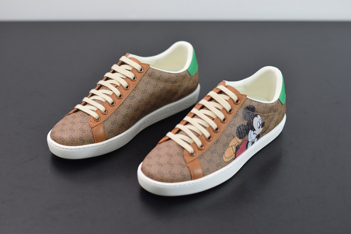 gci low top sneaker g022